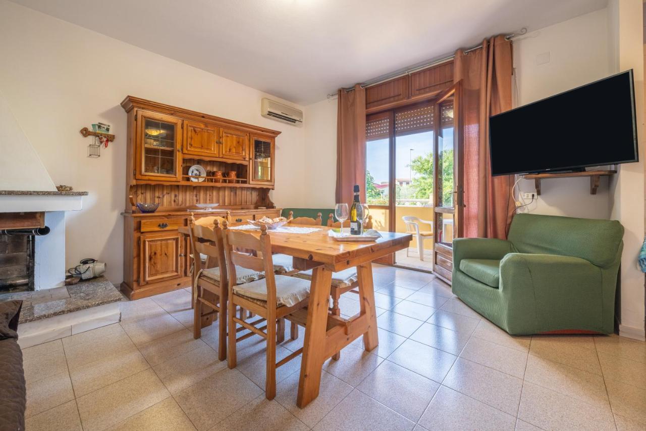 Casa Vacanze San Giovanni San Giovanni Suèrgiu Buitenkant foto
