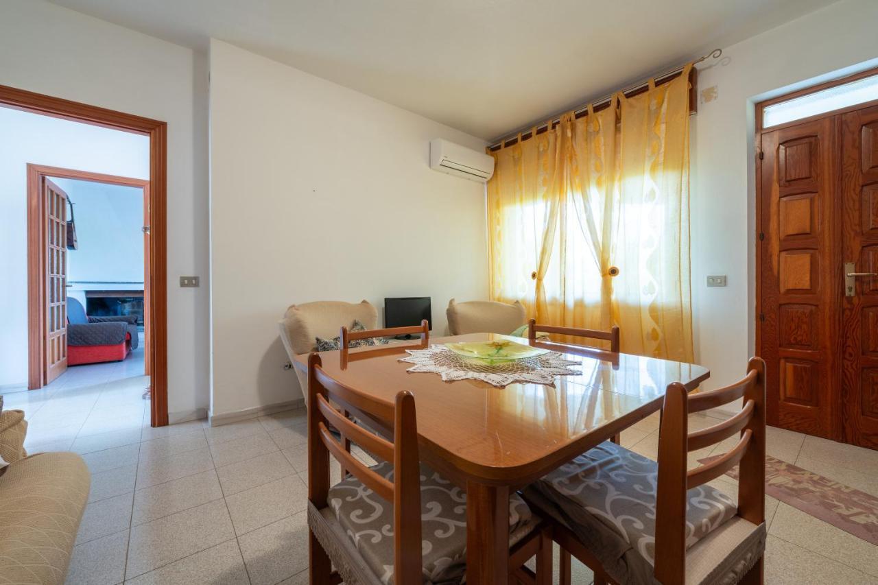 Casa Vacanze San Giovanni San Giovanni Suèrgiu Buitenkant foto