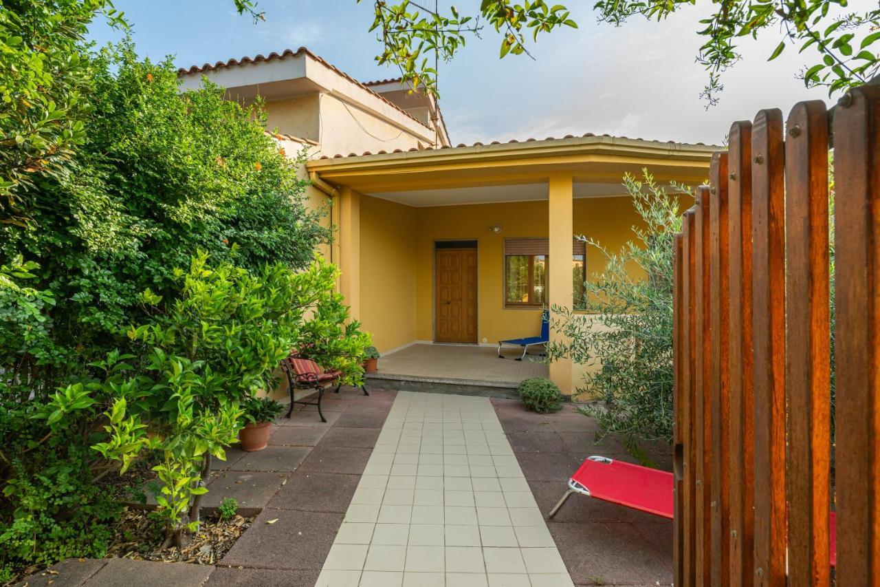 Casa Vacanze San Giovanni San Giovanni Suèrgiu Buitenkant foto