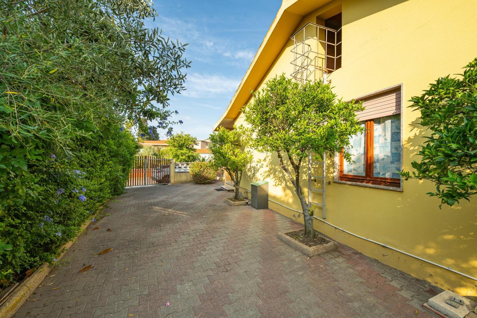 Casa Vacanze San Giovanni San Giovanni Suèrgiu Buitenkant foto