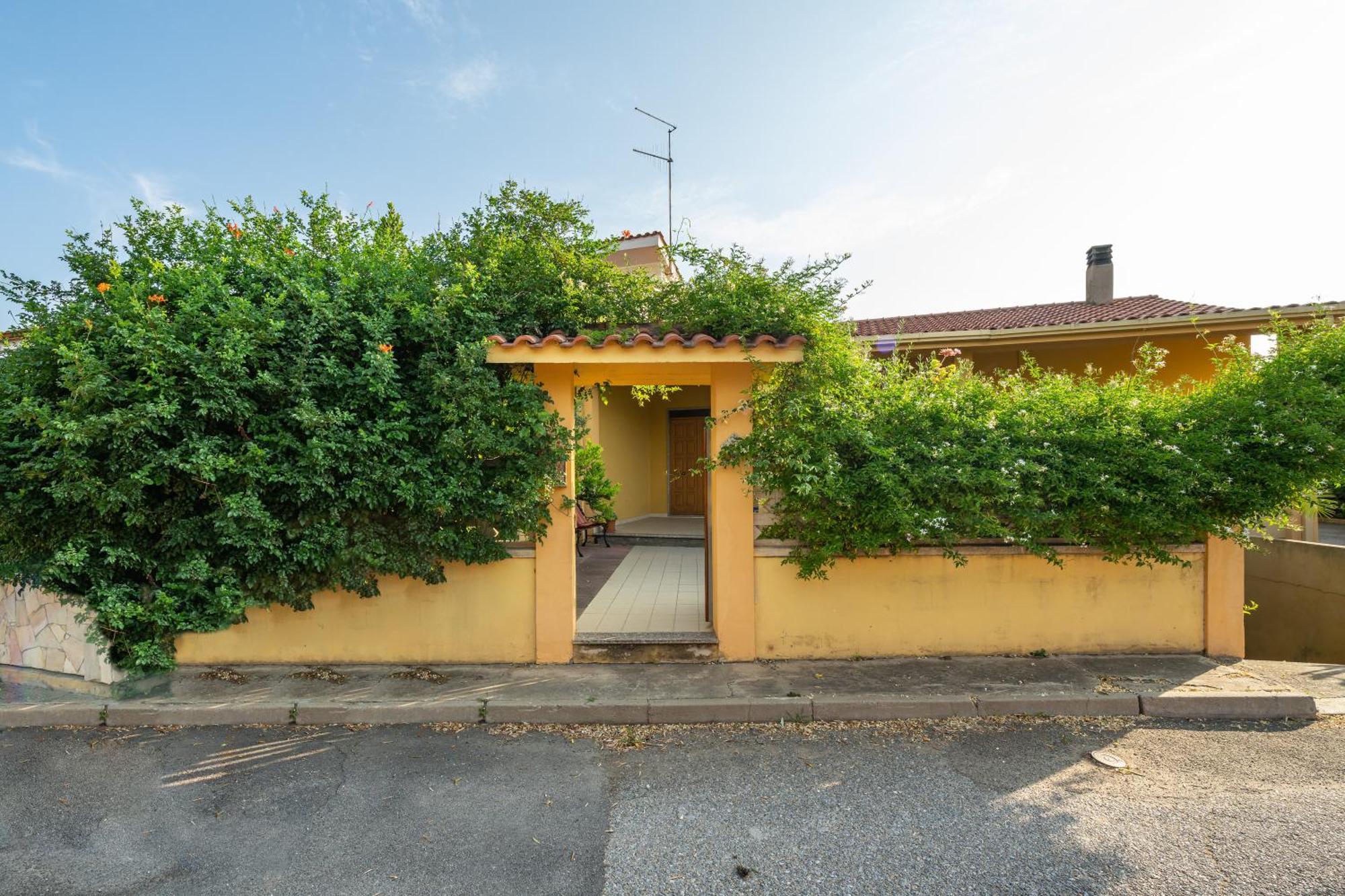 Casa Vacanze San Giovanni San Giovanni Suèrgiu Buitenkant foto